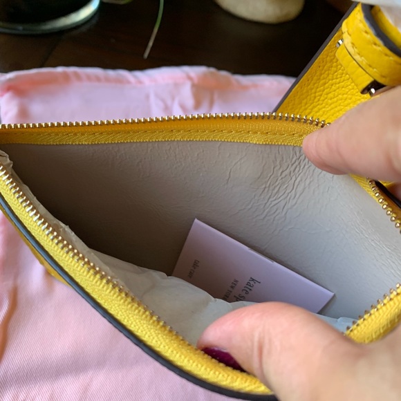 Authentic Kate Spade pebbled leather/zip pouch set - Picture 7 of 8